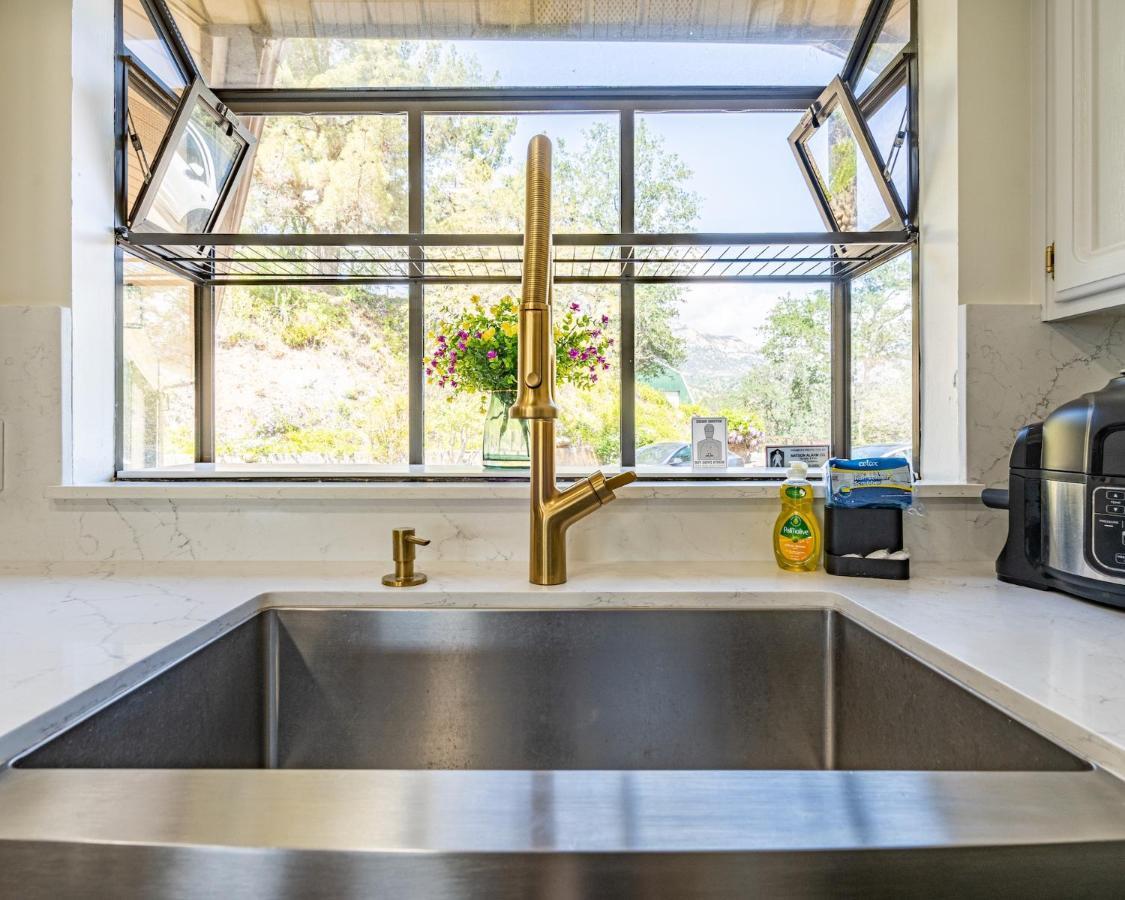 Secluded Mtn Top Family Haven W/Views Spa & Arcade Three Rivers Εξωτερικό φωτογραφία